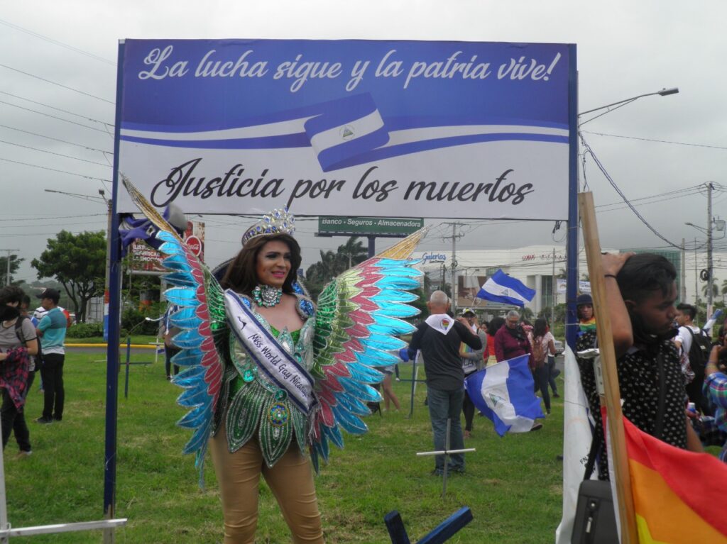 Daniela Simons, Miss Gay 2018 participó en la marcha de la comunidad LGBTQ+