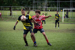 Esta fue la primera liga de fútbol de los pueblos misquitos, donde los jóvenes dividen su tiempo entre el trabajo, la religión y el deporte|© Óscar Navarrete |Galería News