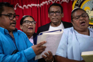 Misquitos miembros del coro de la congregación del reverendo Silva| ©Óscar Navarrete|Galería News